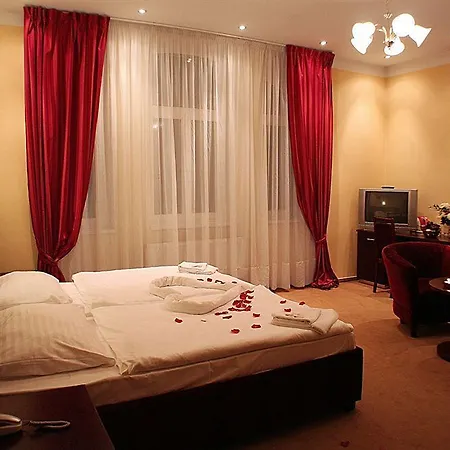 Adria Hotel 3*